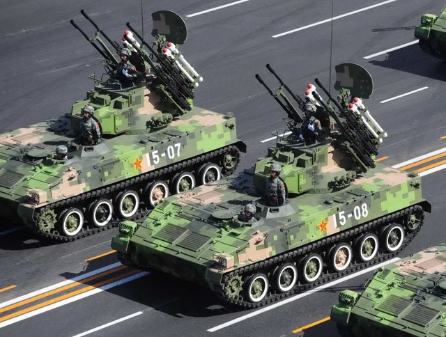 Type 95 SPAAA duyệt binh trên quảng trường Thiên An Môn