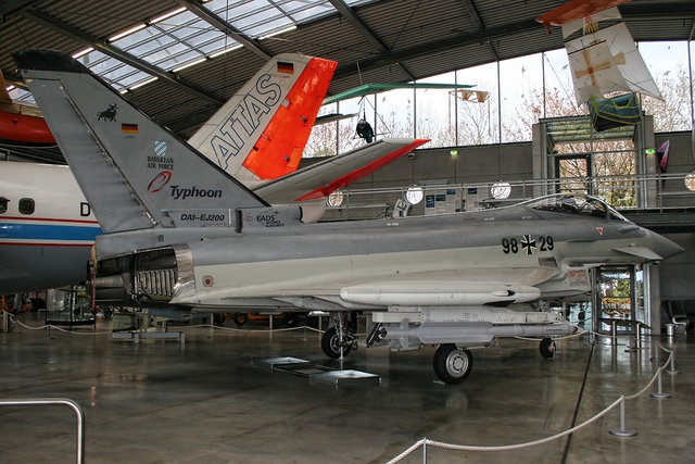 Nguyên mẫu Eurofighter DA1, thử nghiệm chuyến bay đầu tiên vào ngày 27 tháng 3 năm 1994