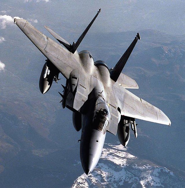 Khả năng siêu tốc: F-15 Eagle là phản lực chiến đấu 2 động cơ đang được quân đội Mỹ tin tưởng.
