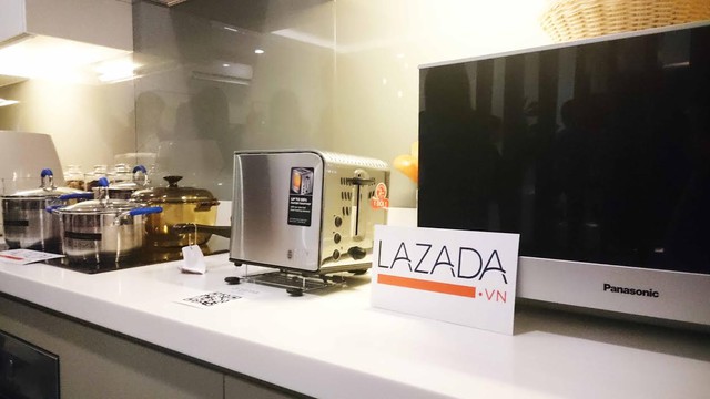 Nhiều thiết bị cao cấp và hiện đại được khách hàng ưa chuộng lại Lazada