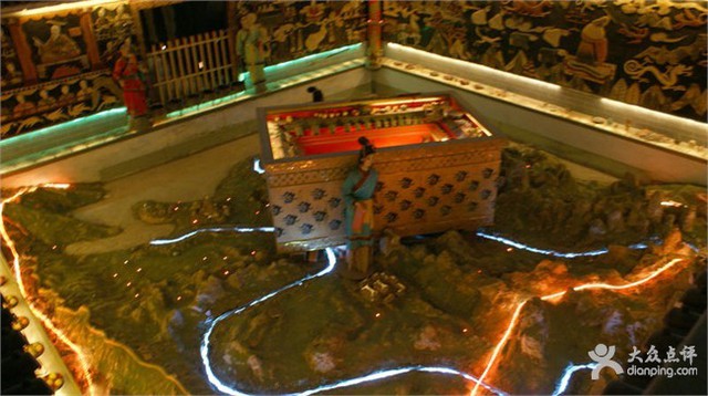 
Mô hình mô phỏng địa cung bên trong lăng mộ Tần Thủy Hoàng.
