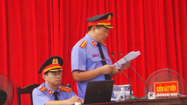 
Ông Lê Đức Xuân - Viện trưởng VKSND tỉnh Bình Phước đọc bản luận tội

