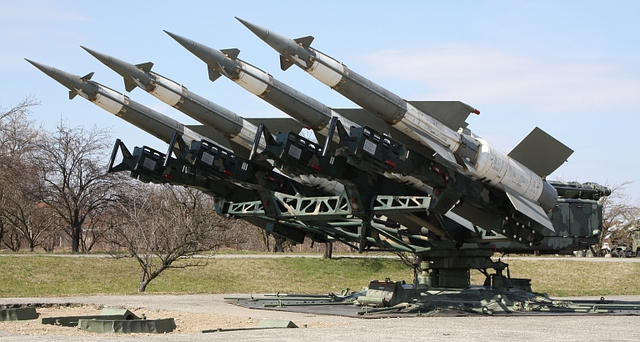 Bệ phóng tên lửa phòng không S-125 của Nam Tư