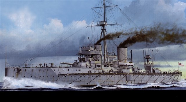 Dreadnought lớn hơn đáng kể so với hai chiếc thuộc lớp Lord Nelson vốn cũng đang được chế tạo đồng thời.