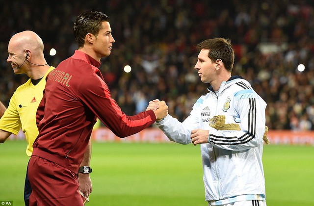 
Ronaldo khẳng định có mối quan hệ tốt với Messi dù không phải là bạn bè thân thiết.
