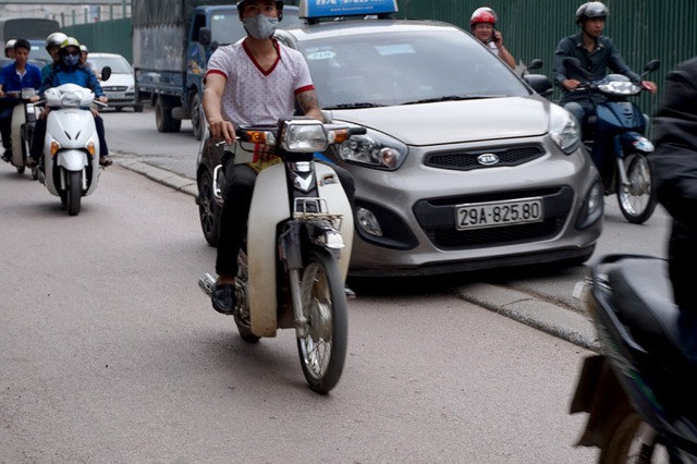 Mặt đường, Nguyễn Trãi, gập ghềnh