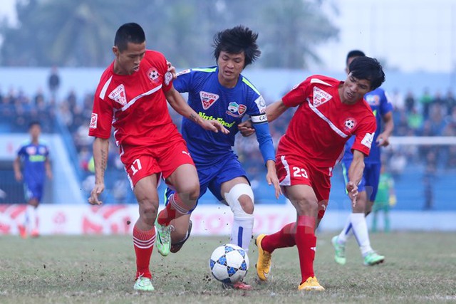 Tuấn Anh của Hoàng Anh Gia Lai còn thiếu nhiều kinh nghiệm ở môi trường V-League. (Ảnh: Minh Chiến/Vietnam+)