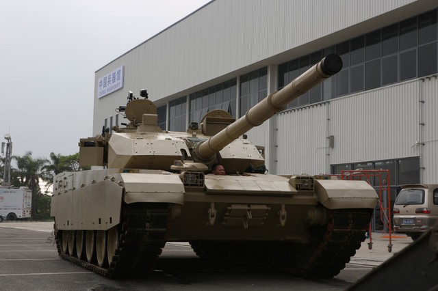 
Xe tăng chiến đấu chủ lực VT-4 (MBT-3000).
