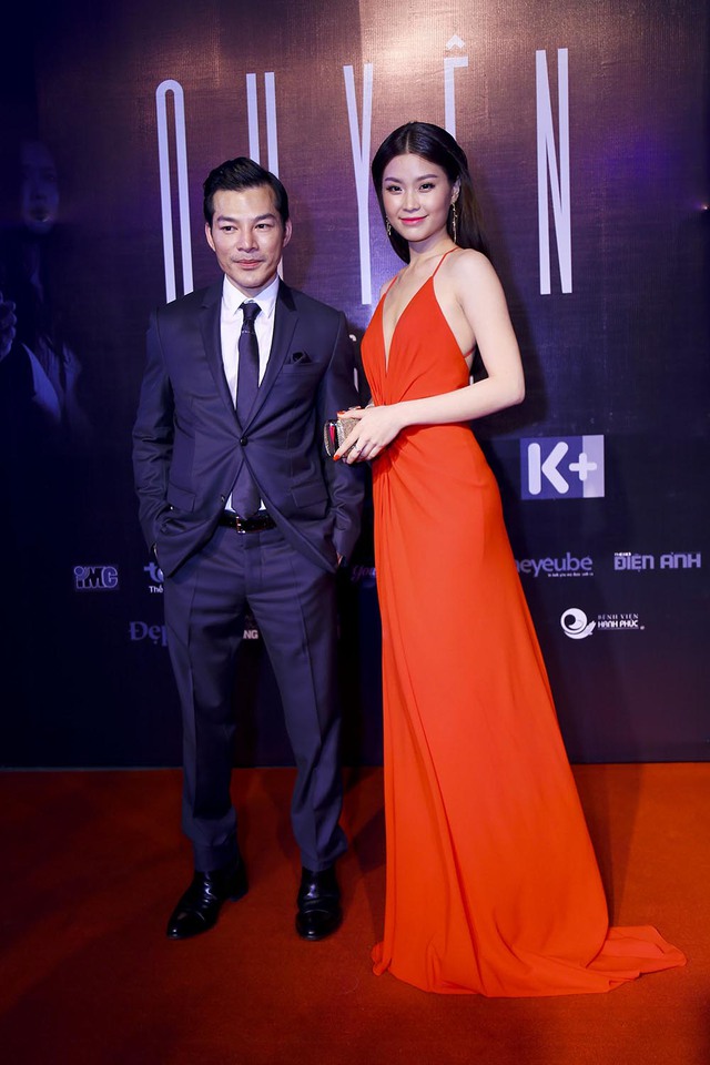 Á hậu Diễm Trang khoe vẻ quyến rũ với váy đỏ dài thướt tha.