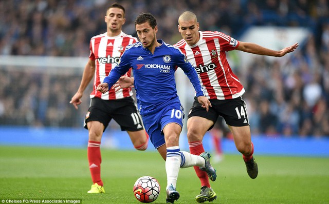 
Hazard bất lực...
