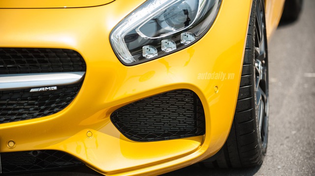 mercedes-AMG-GT-S-(9).jpg