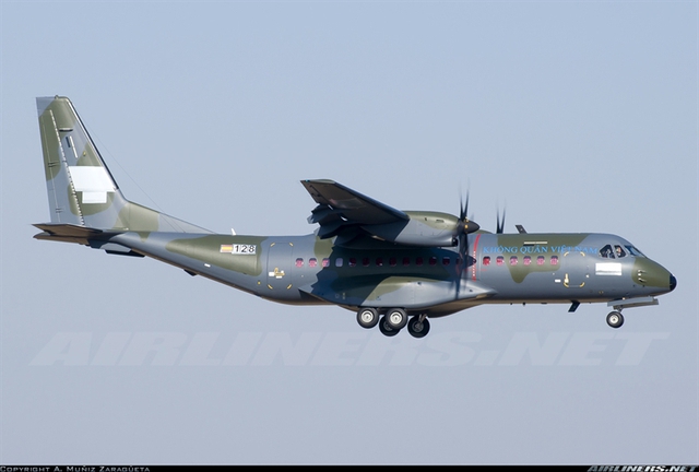 C-295M là chiếc máy bay vận tải quân sự lớn nhất và hiện đại nhất trong Không quân Việt Nam. Các máy bay này sẽ dần dần thay thế vai trò vận tải quân sự cho những chiếc An-26 đã già nua trong quân đội ta.