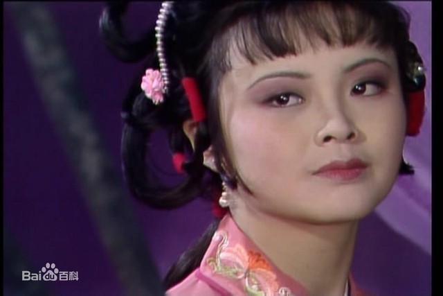 
Sau khi hoàn thành vai diễn Vưu Tam Tỉ, nữ diễn viên sinh năm 1967 đã đi du học và sinh sống một gian dài tại Australia. Năm 1994, cô tham gia chương trình Liên hoan mùa xuân tại Australia với vai trò MC kiêm đạo diễn.&nbsp;Năm 1995,&nbsp;Chu Nguyệt trở về Trung Quốc và tham gia nhiều bộ phim truyền hình, kịch nói.
