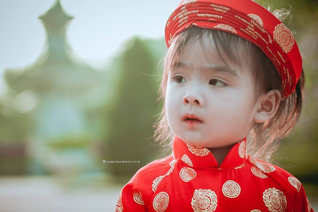 
Cô bé Trần Phạm Gia Hân, 4 tuổi hiện này đang sinh sống tại phường Quang Trung, thành phố Vinh, Nghệ An.
