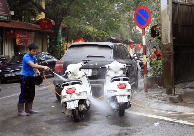 rửa xe, chặt chém, tăng giá, Hà Nội, đắt khách