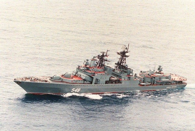 Nguyên soái Shaposhnikov được khởi đóng tháng 5/1983, chính thức vào biên chế Hạm đội Thái Bình Dương tháng 12/1985. Tàu có chiều dài 163m; rộng 19,3m; mớn nước 6,2m; lượng giãn nước đầy tải 7.900 tấn