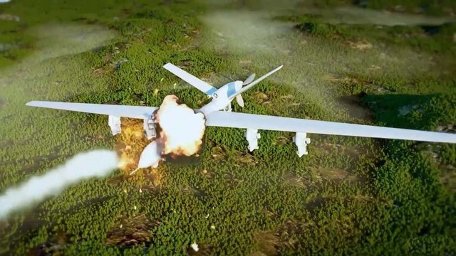 Hình ảnh cắt ra từ video cho thấy máy bay không người lái bị tên lửa của hệ thống Pantsir-S1 hạ gục.