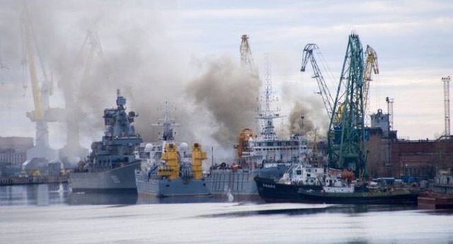 Tàu ngầm hạt nhân Orel của Hải quân Nga bốc cháy khi đang được sửa chữa tại xưởng đóng tàu Zvezdochka ở thành phố Severodvinsk, miền bắc Nga.