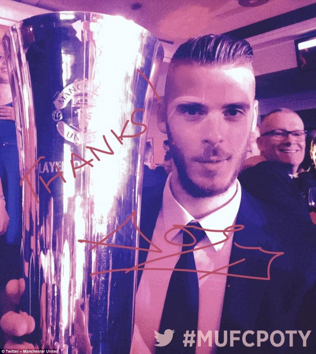 De Gea nhận giải Cầu thủ xuất sắc nhất Man United mùa 2014/15