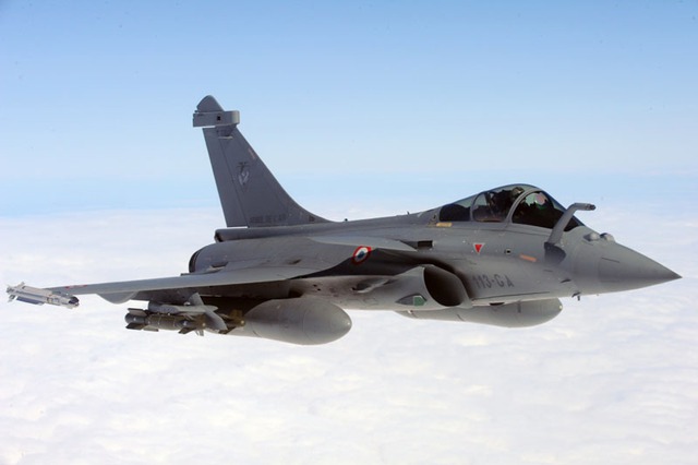 Rafale C của Armée de lAir được triển khai đến cuộc xung đột ở Lybia năm 2011