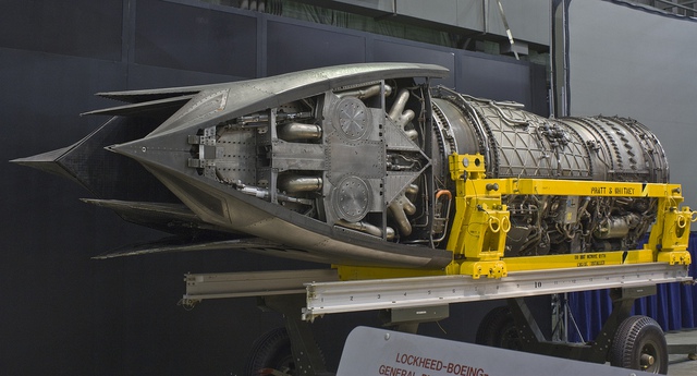 Ống xả vector đổi hướng của động cơ Pratt & Whitney YF119