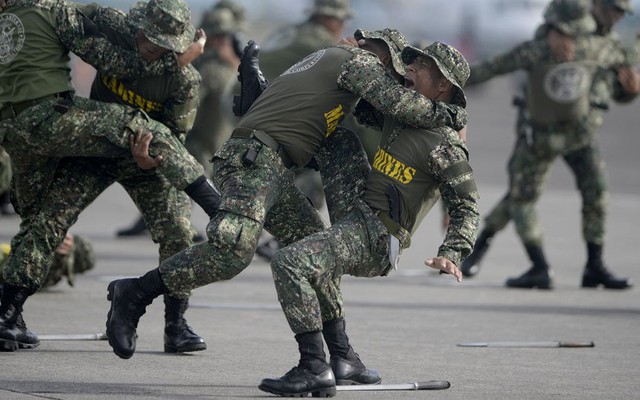 Màn trình diễn khả năng chiến đấu của binh sĩ Philippines.