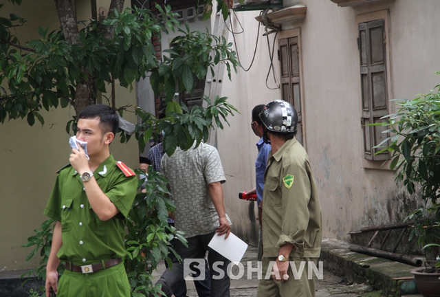 Đến 11h trưa cùng ngày, lực lượng pháp y công an tỉnh đã đến hiện trường khám nghiệm tử thi, điều tra làm rõ nguyên nhân vụ việc.