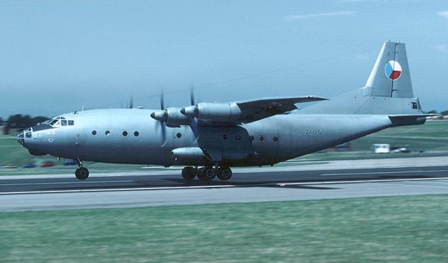 Máy bay vận tải An-12 của Không quân Nga
