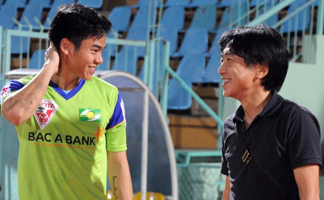 Cầu thủ vui mừng khi được gặp HLV Miura