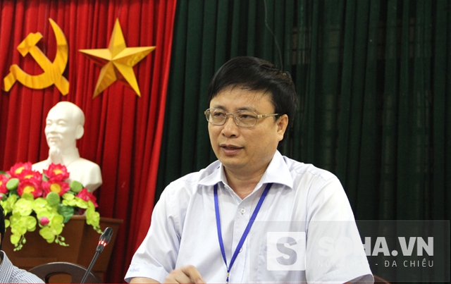 
Ông Bùi Đình Long - Giám đốc Sở Y tế Nghệ An trả lời các cớ quan báo chí về vụ việc cháu Trường tử vong sau khi tiêm.
