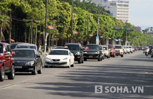 Ô tô hạng sang lên đến cả hàng chục chiếc.