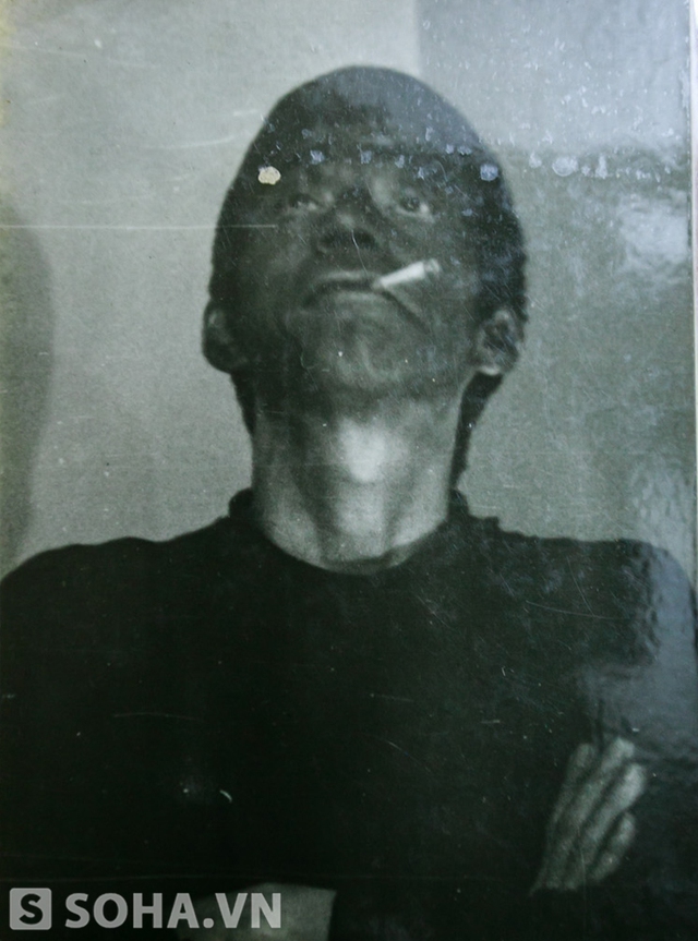 Bức ảnh này được chụp năm ông 35 tuổi. Nghệ sĩ Mai Ngọc Căn lúc ấy đang hóa trang cho một vai da đen.