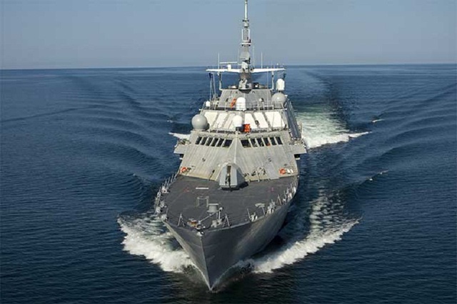 
Hình ảnh chiến hạm USS Fort Worth (LCS–3) hiện đại hàng đầu của Hải quân Mỹ đã từng được điều tới Biển Đông hồi tháng 5/2015 (Ảnh: Reuters).
