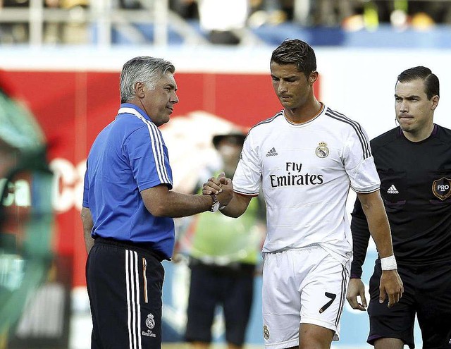 Đến HLV Ancelotti cũng sẵn sàng hy sinh Bale để làm vui lòng Ronaldo?