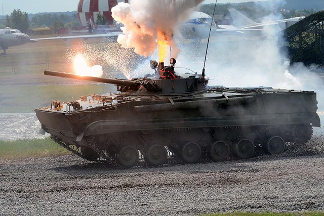 
Xe chiến đấu bộ binh BMP-3.
