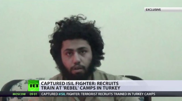 
Abdurrahman Abdulhadi tiết lộ thông tin IS được huấn luyện tại cơ sở dành cho phe đối lập Syria tại Thổ Nhĩ Kỳ. (Ảnh chụp màn hình)
