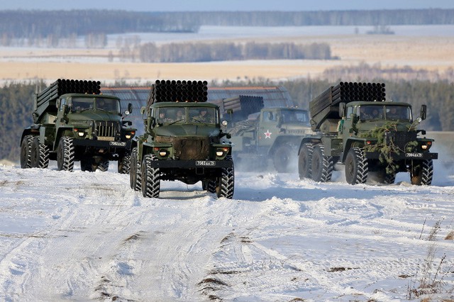 BM-21 Grad được thiết kế để tiêu diệt mục tiêu là sinh lực địch, xe bọc thép hạng nhẹ, các khẩu đội pháo, súng cối, sở chỉ huy cũng như một số mục tiêu quân sự khác.