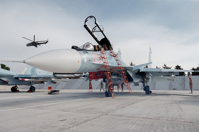
Su-30SM làm nhiệm vụ trực ban phòng không và hộ tống các máy bay của KQ Nga xuất kích diệt các mục tiêu của IS tại Syria.
