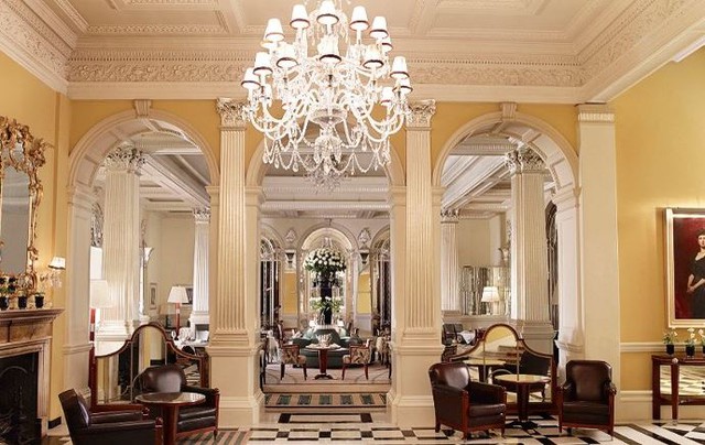 Claridge’s Luân Đôn là một trong những khách sạn chứng kiến thăng trầm lịch sử đất nước Anh trong thế chiến thứ II, được thành lập vào năm 1898.