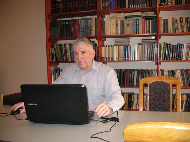 Tiến sỹ Vladimir Leonov.