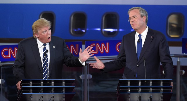 Trump-Bush đấu khẩu trong khuôn khổ cuộc tranh luận ứng viên Tổng thống đảng Cộng hòa hôm 16/9. Ảnh: CNN