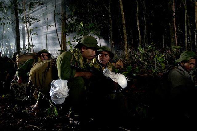 Phim khai thác cận cảnh những khó khăn, gian khổ của các chiến sĩ giải phóng: Đói khát, bệnh tật, bom đạn, những trận oanh tạc khủng khiếp bằng máy bay trực thăng trong chiến dịch Junction City của quân đội Mỹ.