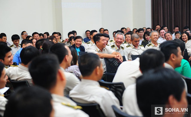 
Gần 1000 cán bộ, công nhân viên sân bay Tân Sơn Nhất được học những kỹ năng cần thiết.
