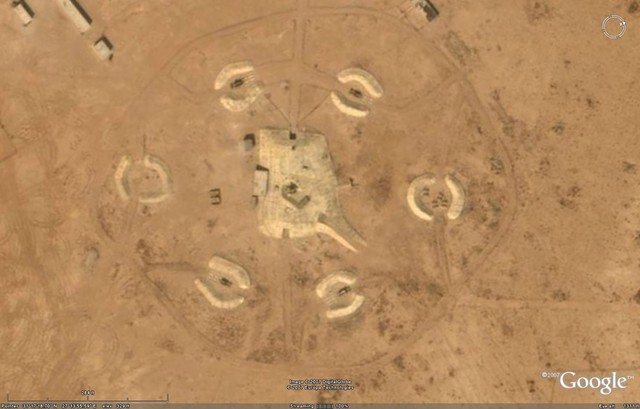 
Một trận địa tên lửa S-125 (SAM-3) tận dụng lại trận địa của S-75 (SAM-2) tại Ai Cập. Ảnh minh họa.
