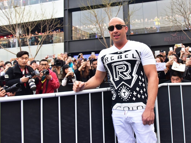 Fan hâm mộ Bắc Kinh đón tiếp Vin Diesel một cách rất nồng nhiệt.