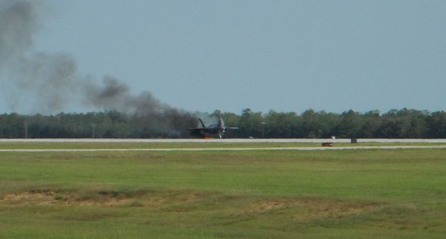 Hình ảnh chiếc F-35A bốc cháy hồi tháng 6/2014
