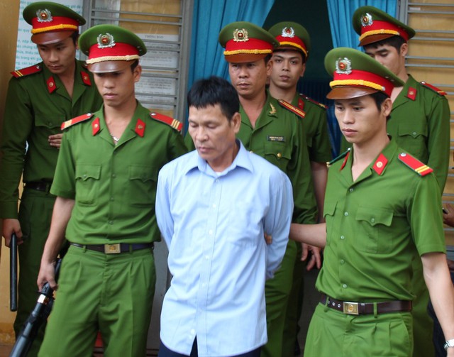 Cao Văn Mạnh tại phiên tòa sơ thẩm bị tuyên án chung thân (Ảnh: Báo Đà Nẵng)