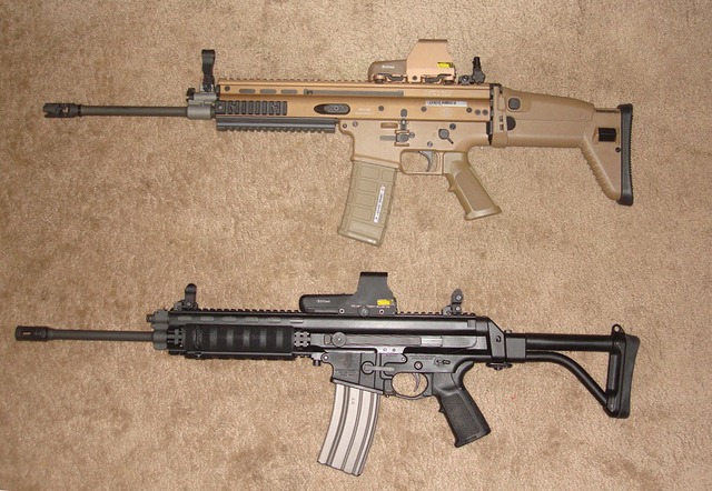 FN SCAR (trên) và XCR (dưới).