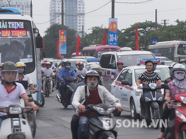 Cửa ngõ phía Nam Thủ đô đã chật ních người đổ về quê