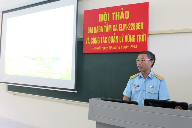 
Đại tá Hà Tiến Chích, Trưởng khoa Radar - Học viện PK-KQ khai mạc và chủ trì Hội thảo. Ảnh: Học viện PK-KQ.
